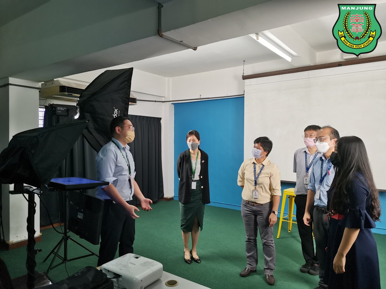 金宝培元独中董事带领行政团队访南华独中